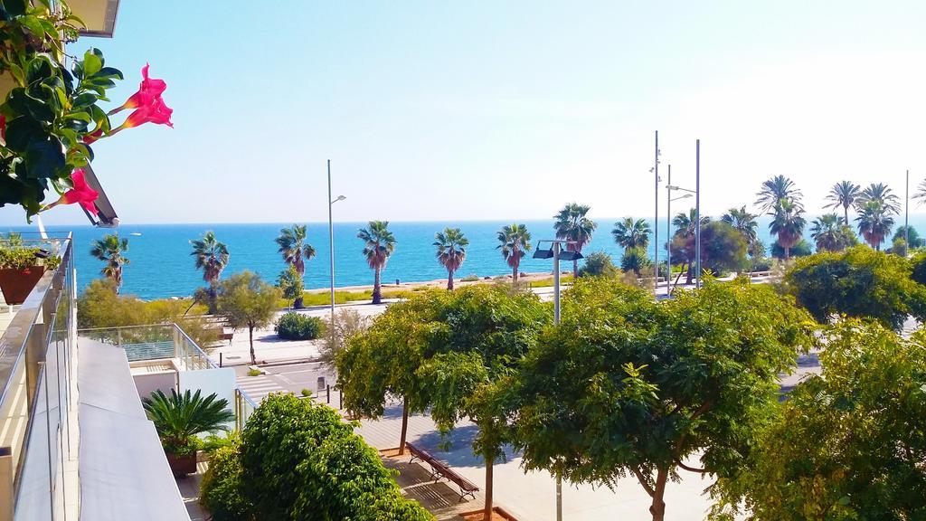 Alexandra'S Beach-Port Бадалона Екстериор снимка