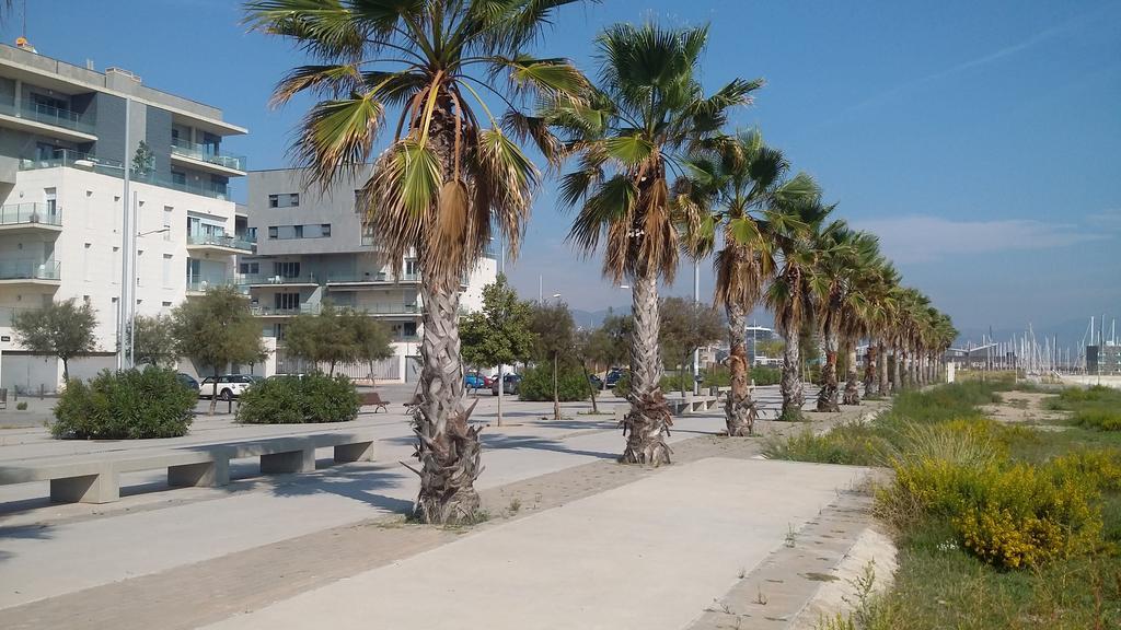 Alexandra'S Beach-Port Бадалона Стая снимка