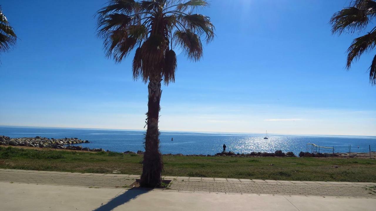 Alexandra'S Beach-Port Бадалона Екстериор снимка
